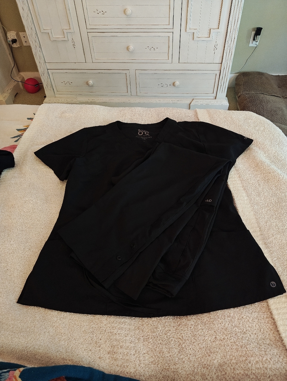 Barco One Women's Black Scrub Set, Top Large Bottom Medium Petite - Picture 2 of 10